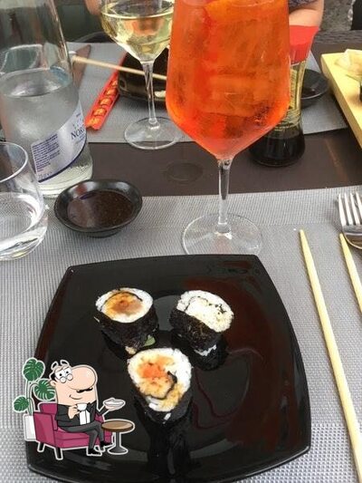 Siediti a un tavolo di Asian Fusion