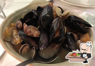 Prenditi tra i molti pasti di mare disponibili alla pizzeria Regina Marghè