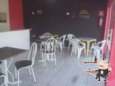 Veja imagens do interior do Pizzaria Manjericão