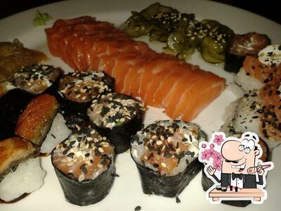 Sushi é um famoso cozinha originário do Japão