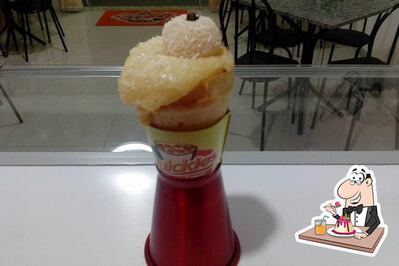 Quickies Pizza Cone serve uma gama de pratos doces