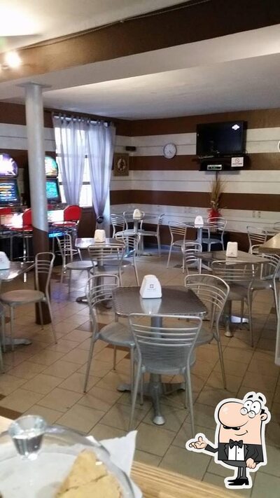 Gli interni di Bar Tropical
