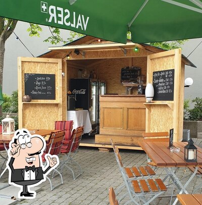 Dai un'occhiata agli interni di Bar Time Out