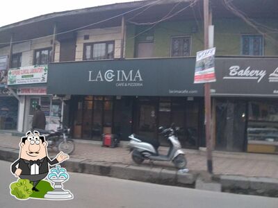 The exterior of Lacima Cafe and Pizzeria
