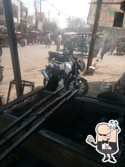 You can get some fresh air at the outside area of Haneef Bhai Biryani