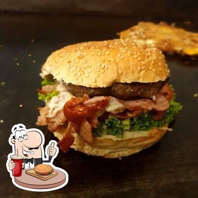 Experimente um hambúrguer no Bis Burguer Lanches Alfenas MG