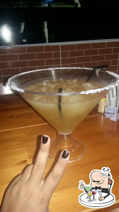 O Bolas Bar e Sinuca serve álcool