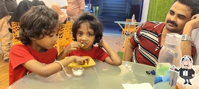 Check out how Second Cup Cafe (செகண்ட் கப் கஃபே) looks inside