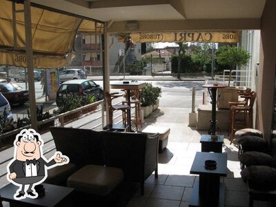Découvrez l'intérieur de Caffe Bar Capri