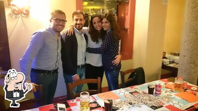 Siediti a un tavolo di La Giraffa