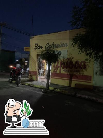 Veja a área externa do Bar Catarina