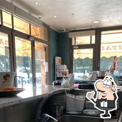 Siediti a un tavolo di Bar Italia e non solo