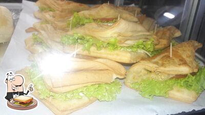 Escolha diferentes tipos de sanduíches