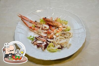 Ordina la cucina di mare al ristorante Albergo RISTO' Italia
