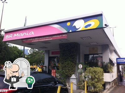 Veja o exterior do BR Mania Café