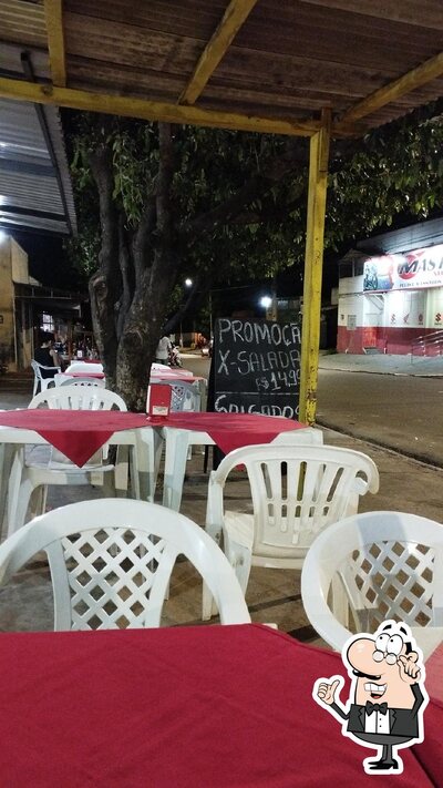 O interior do BELL LANCHES & PIZZARIA Fast Food Service