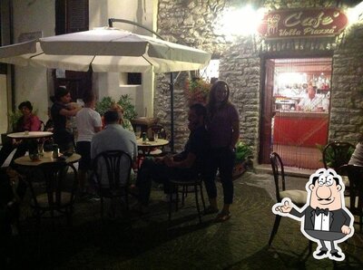 Dai un'occhiata agli interni di Cafè della Piazza