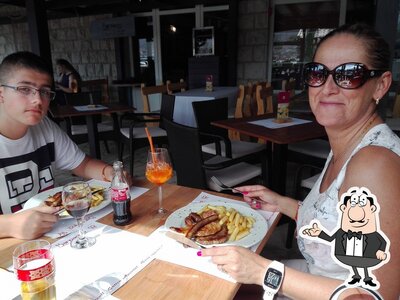 Siediti a un tavolo di Konoba Barpagos