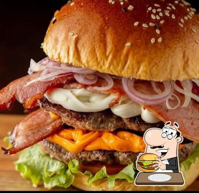 Arena burguer oferece uma seleção de opções para os amantes dos hambúrgueres