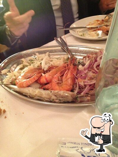 Goditi un drink al ristorante Trattoria Tonino Il Lurido