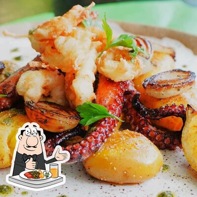 Comida em Casa Três Bistrô & Suítes