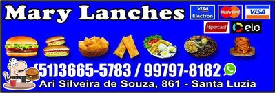 Deguste um dos hambúrgueres disponíveis no Mari Lanches