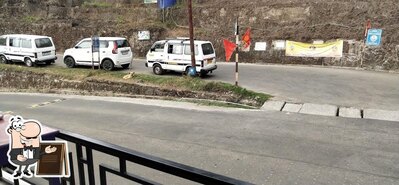 Check out how Mamu's restaurant looks outside