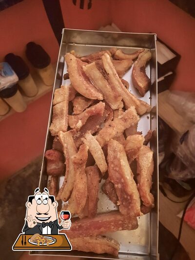 No Rodrigues pizzaria, você pode desfrutar de pizza