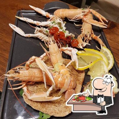 Ordina tra i vari piatti di mare offerti alla pizzeria Obj182
