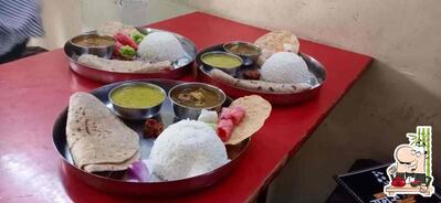 Meals at Samuus Kitchen
