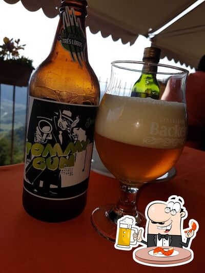 Peça um copo de cerveja leve ou escura