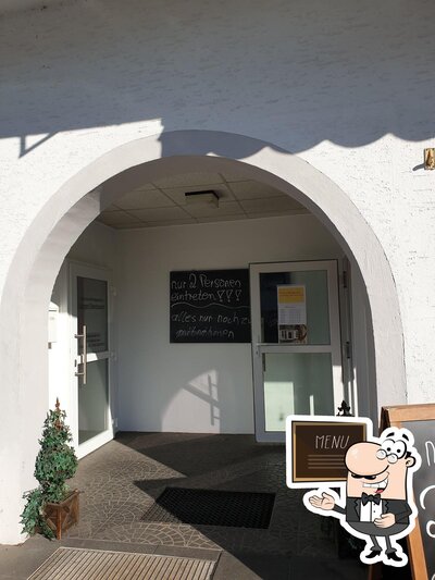 In Dinger Kaffeebud offre un tableau affichant le menu