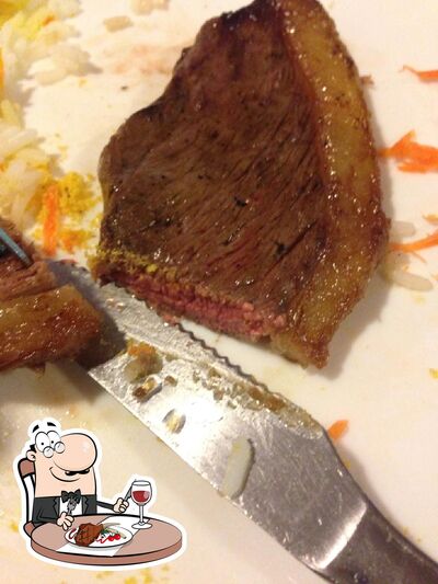Pratos de carne são disponibilizados no Restaurante Schutz