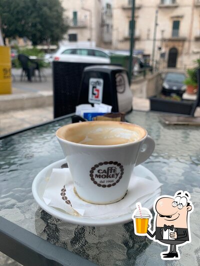 Goditi qualcosa da bere al caffè bar Boulevard Caffè - Bar Gelateria