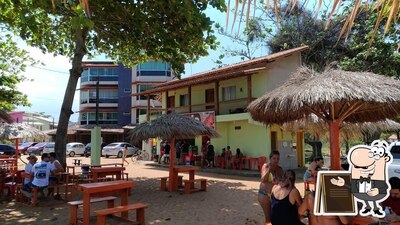 Descubra a área externa do Bacutia Pub