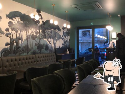 Dai un'occhiata agli interni di Tree Charme Bistrot