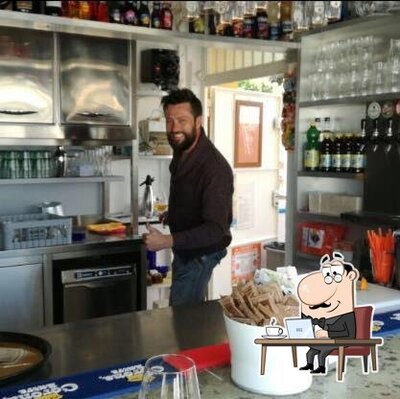 Siediti a un tavolo di Bea Bar