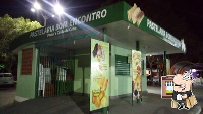 a parte exterior é uma característica importante do Pastelaria Bom Encontro
