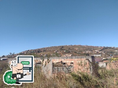Veja o exterior do Restaurante Da Val