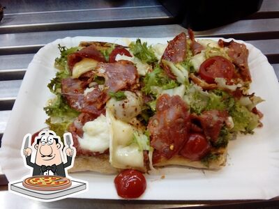 Ordina tra le svariate varianti di pizza