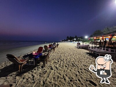 Check out how Gois Beach Shack looks inside