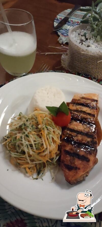 Restaurante Lago Negro serve refeições de carne