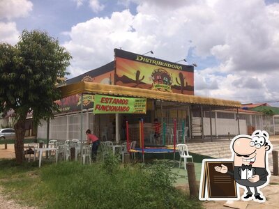 Descubra a parte externa do Distribuidora Hermanos