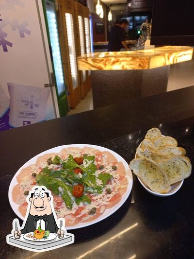 Comida em RIR Escarpas Lounge