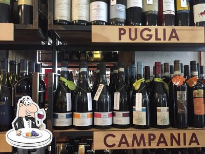 Goditi un bicchiere di vino al ristorante Signorvino