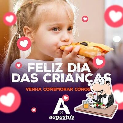 Comida em augustu's bar