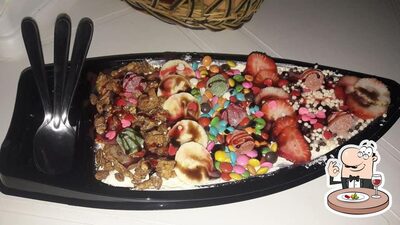 Platos en Point do hambúrguer em caf