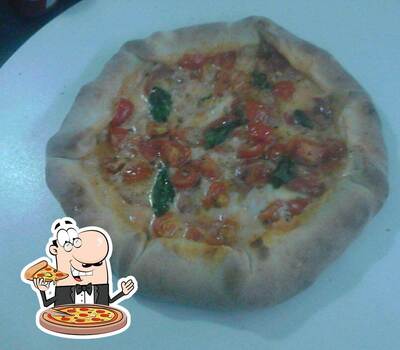 Prenditi una pizza alla pizzeria PizzaCapperi