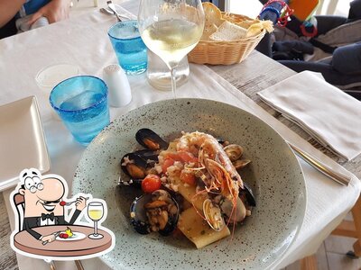 Platti al Encanto White Beach Restaurant