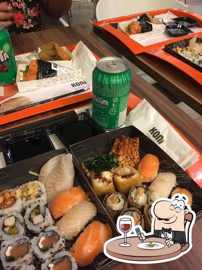 Platos en Koni